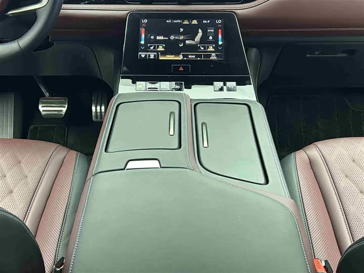 Фото 10 - Infiniti QX80