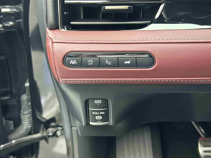 Фото 16 - Infiniti QX80