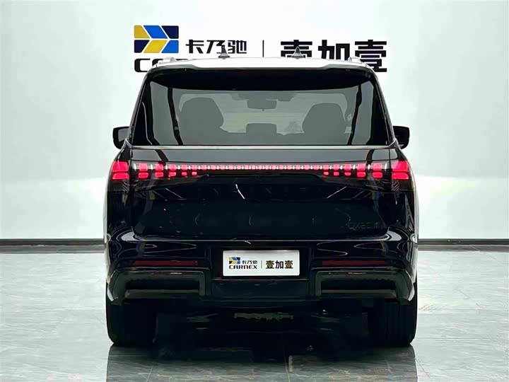 Фото 19 - Infiniti QX80