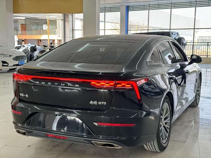 Фото 17 - Bestune B70