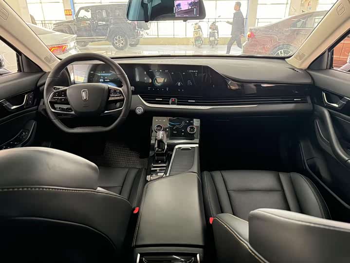 Фото 6 - Bestune B70