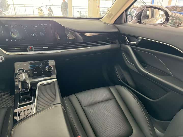 Фото 9 - Bestune B70