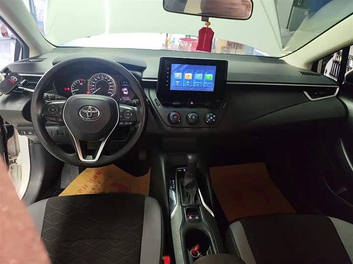 Фото 13 - Toyota Corolla