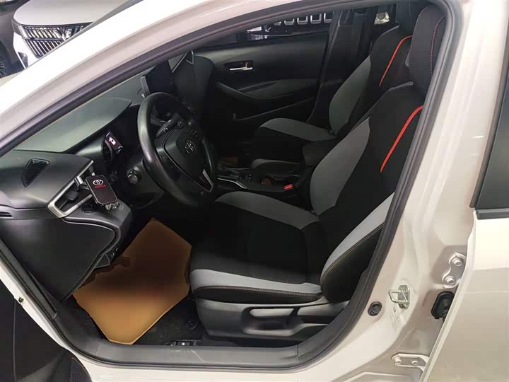 Фото 15 - Toyota Corolla