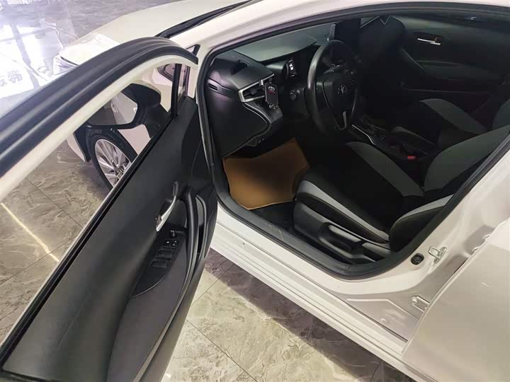 Фото 16 - Toyota Corolla