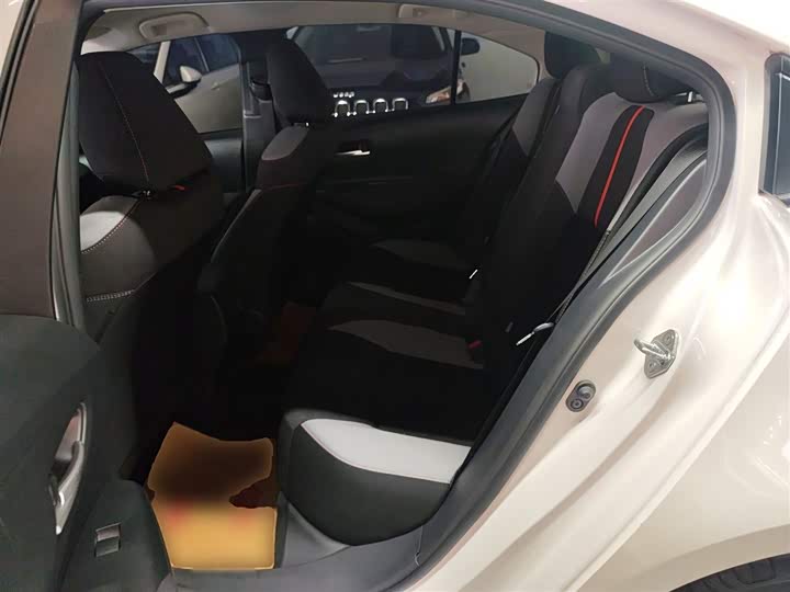 Фото 17 - Toyota Corolla