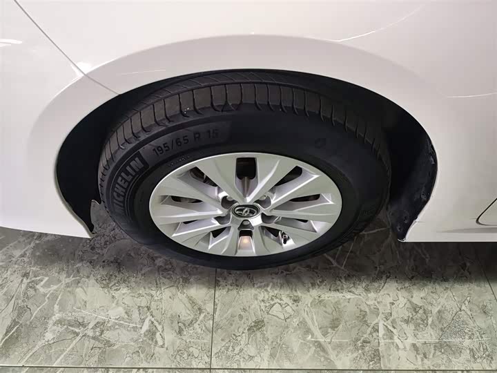 Фото 23 - Toyota Corolla