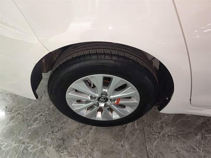 Фото 26 - Toyota Corolla