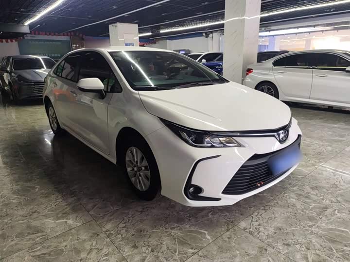 Фото 4 - Toyota Corolla