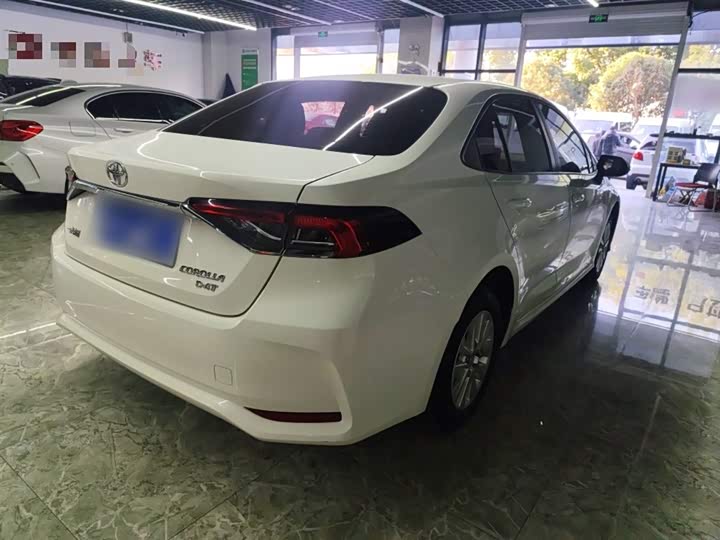 Фото 7 - Toyota Corolla