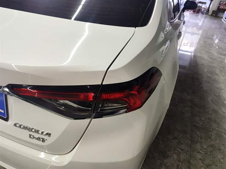 Фото 8 - Toyota Corolla