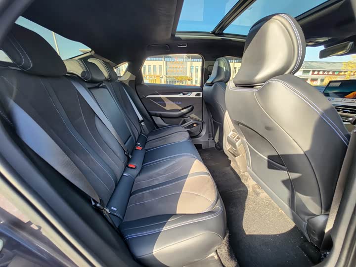 Фото 11 - Geely Preface