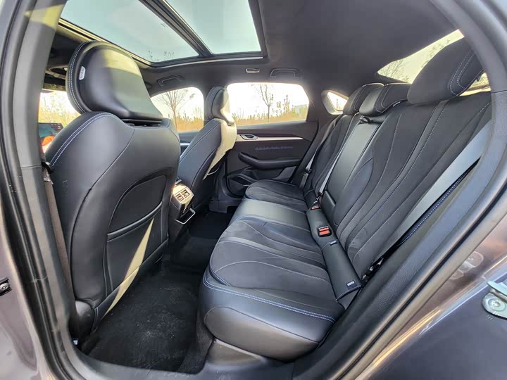 Фото 12 - Geely Preface