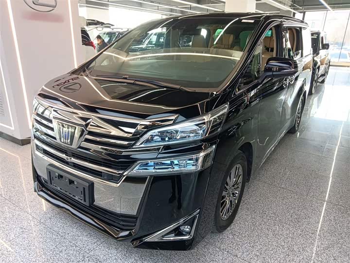 Фото 2 - Toyota Vellfire