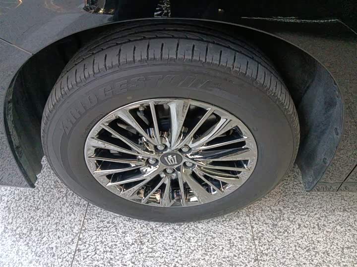 Фото 23 - Toyota Vellfire