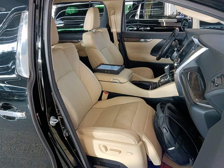 Фото 25 - Toyota Vellfire