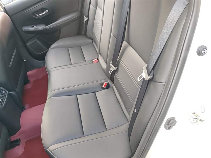 Фото 17 - Nissan Sylphy