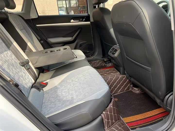 Фото 10 - Volkswagen Lavida