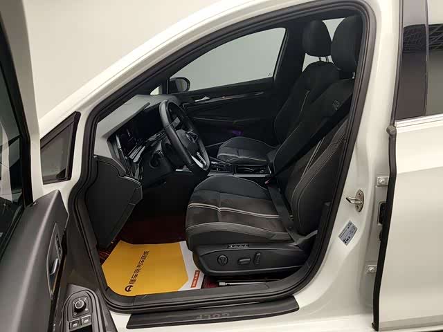 Фото 11 - Volkswagen Golf