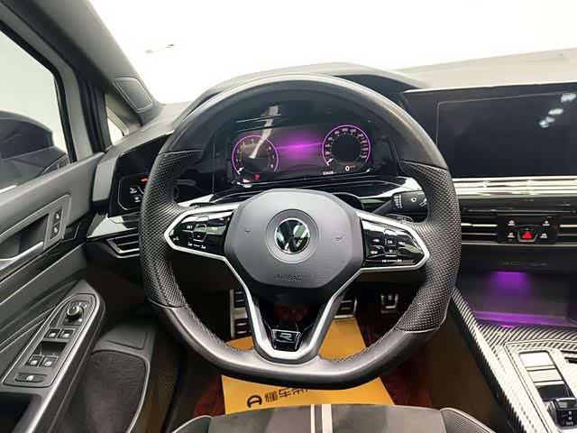 Фото 12 - Volkswagen Golf