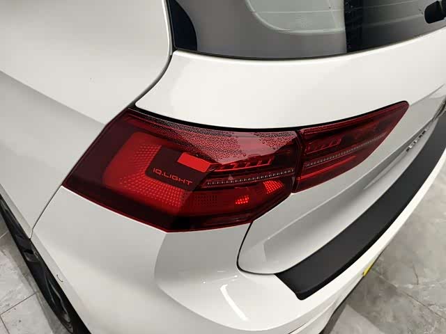 Фото 15 - Volkswagen Golf