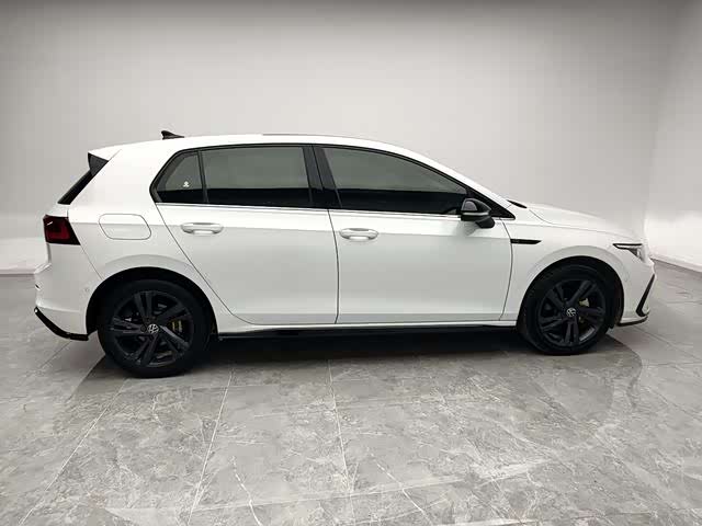 Фото 18 - Volkswagen Golf