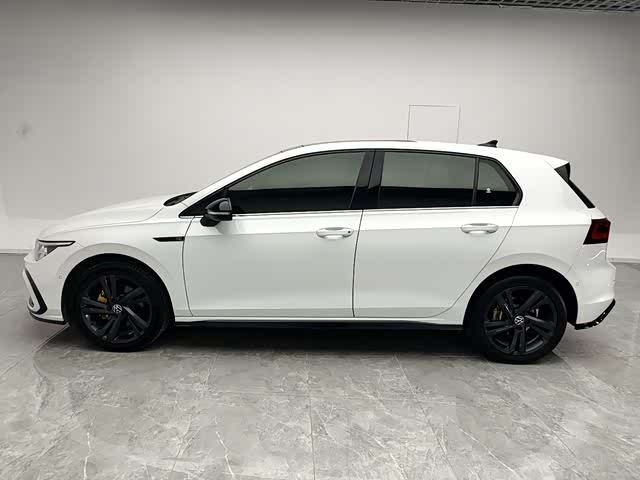 Фото 19 - Volkswagen Golf