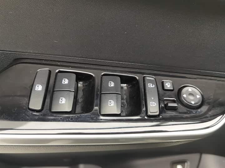 Фото 9 - Hyundai Custo