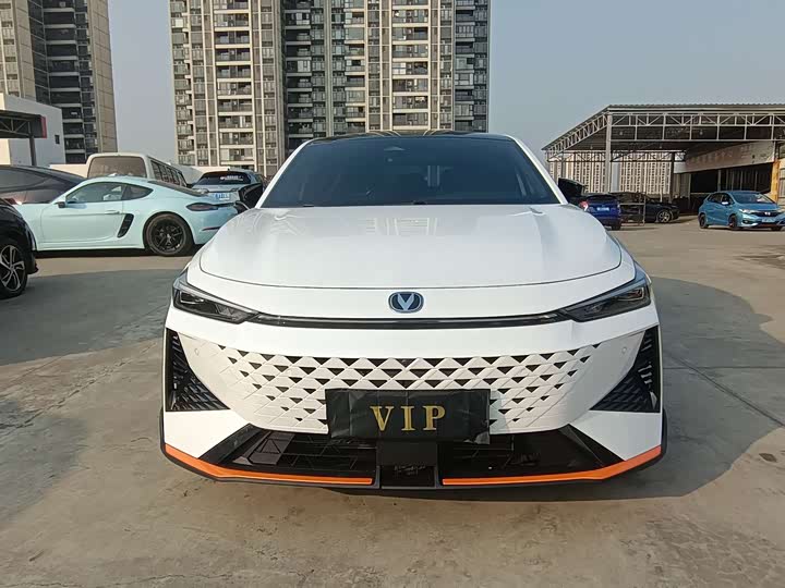 Фото 2 - Changan UNI-V