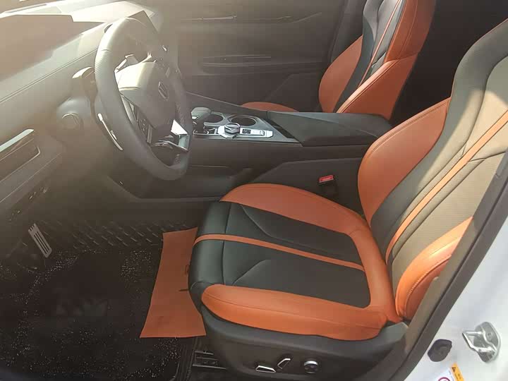 Фото 6 - Changan UNI-V