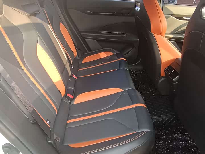 Фото 8 - Changan UNI-V