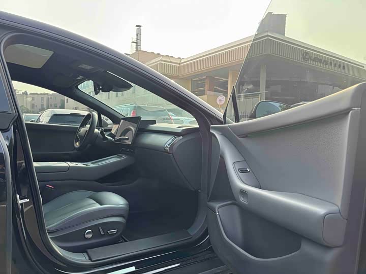 Фото 16 - XPeng F57