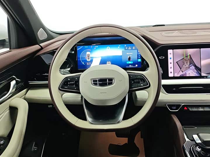 Фото 15 - Geely Monjaro