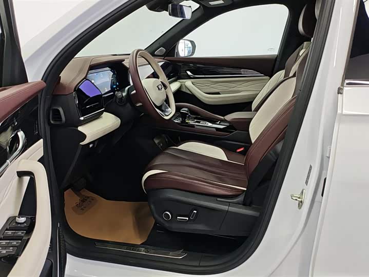 Фото 9 - Geely Monjaro