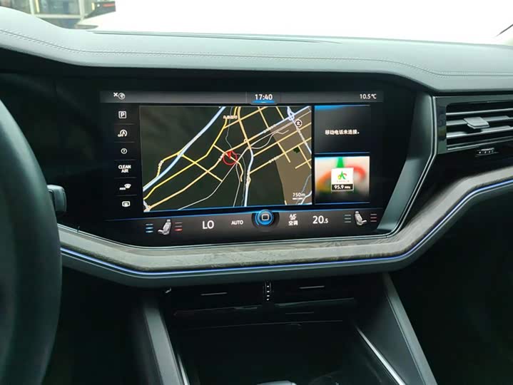 Фото 13 - Volkswagen Touareg