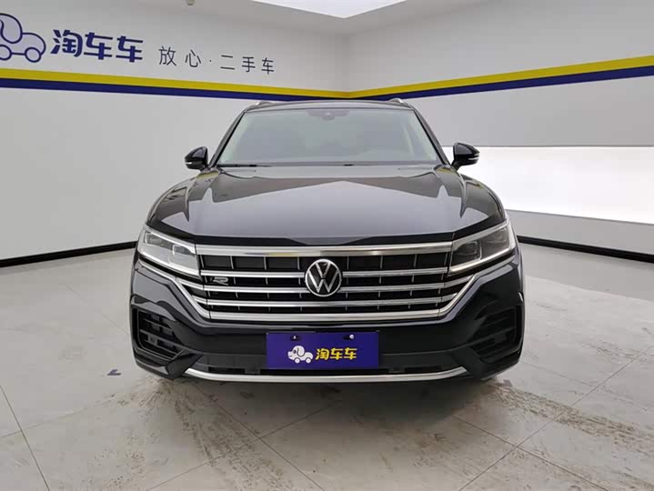 Фото 2 - Volkswagen Touareg