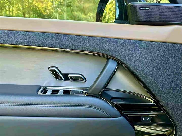 Фото 8 - Land Rover Range Rover Sport