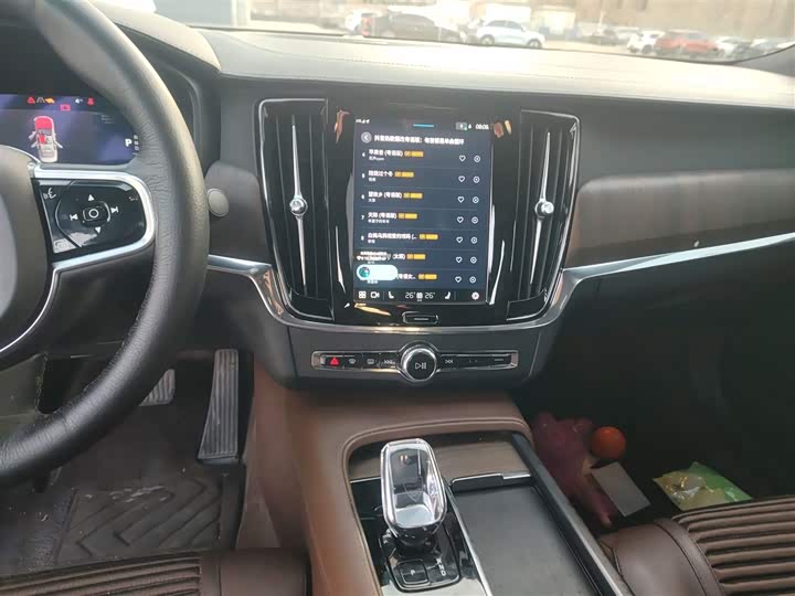 Фото 13 - Volvo S90