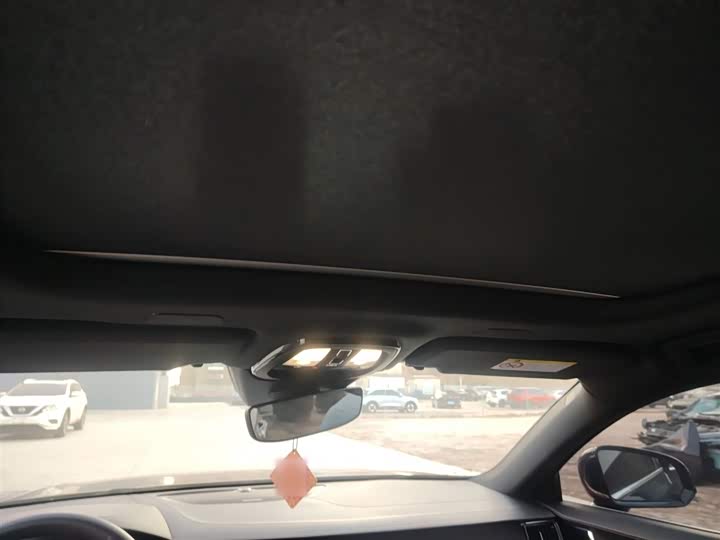 Фото 18 - Volvo S90