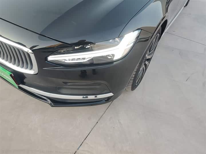 Фото 24 - Volvo S90