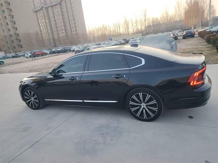 Фото 5 - Volvo S90