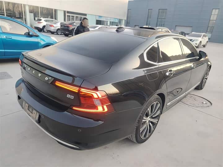 Фото 7 - Volvo S90