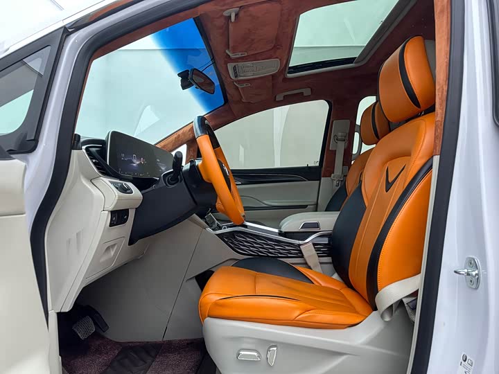 Фото 10 - Buick GL8 ES