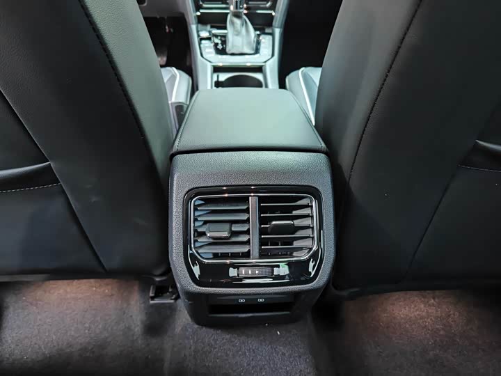 Фото 11 - Volkswagen Lamando L