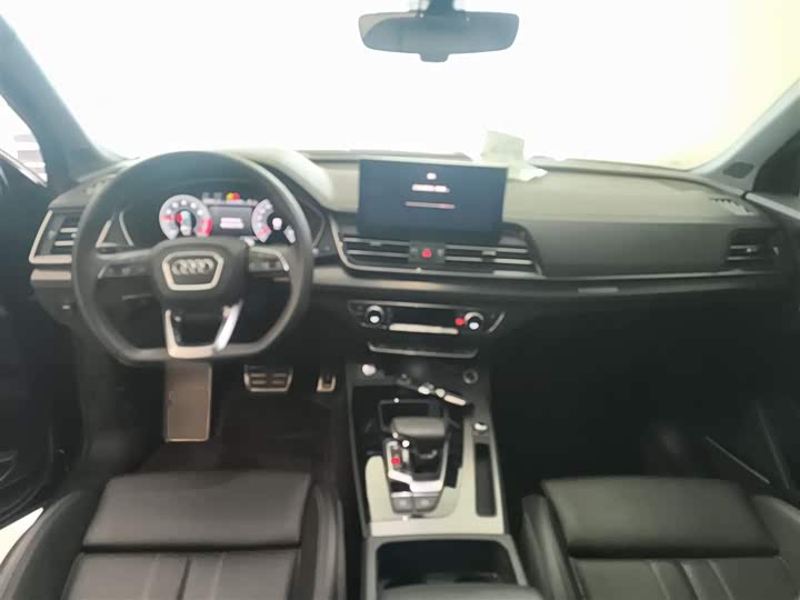 Фото 10 - Audi Q5L