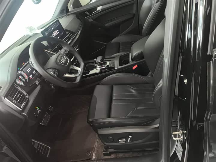 Фото 15 - Audi Q5L