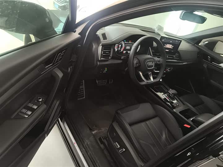 Фото 16 - Audi Q5L