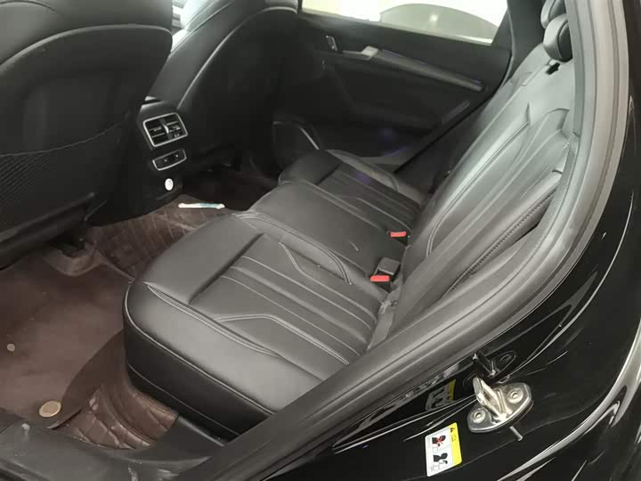 Фото 17 - Audi Q5L