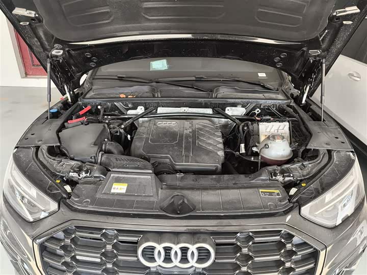 Фото 20 - Audi Q5L