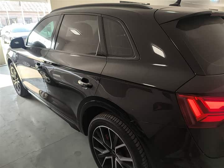 Фото 5 - Audi Q5L